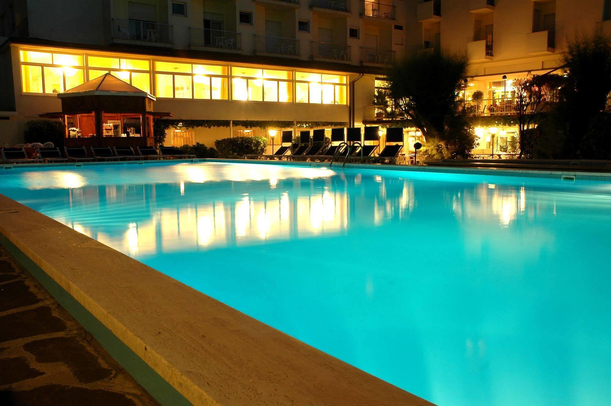 Hotel Doge มิลาโน แมริตทิมา ภายนอก รูปภาพ